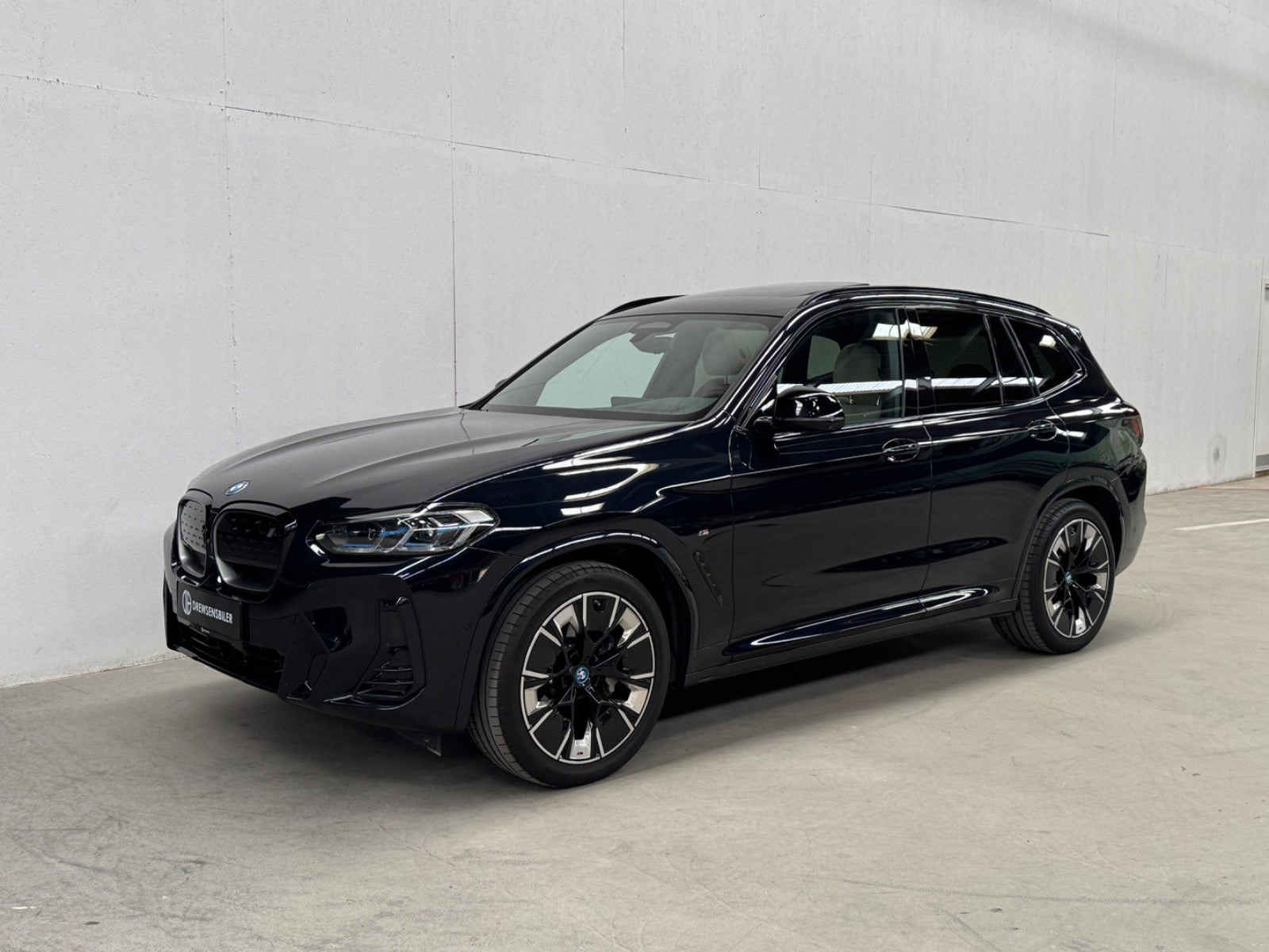 Sort BMW iX3 fra 2023