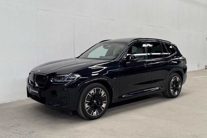 Sort BMW iX3 fra 2023