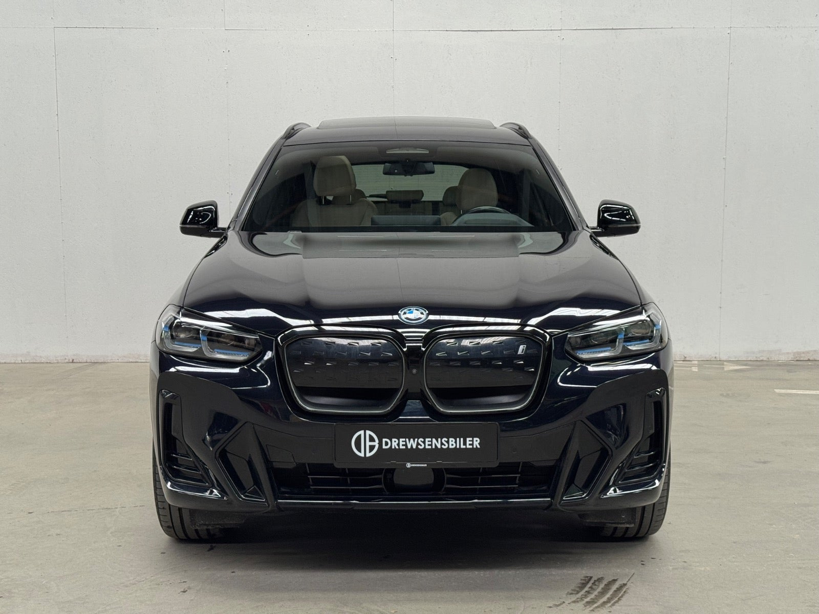 Sort BMW iX3 fra 2023