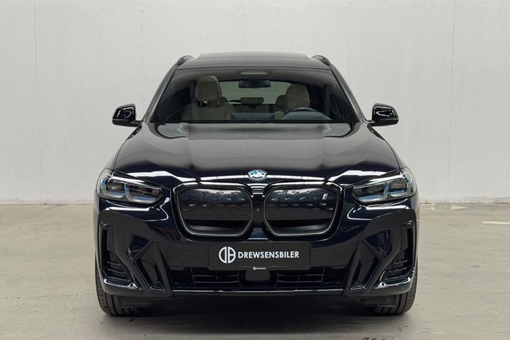 Sort BMW iX3 fra 2023