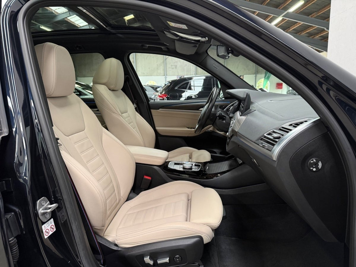 Sort BMW iX3 fra 2023