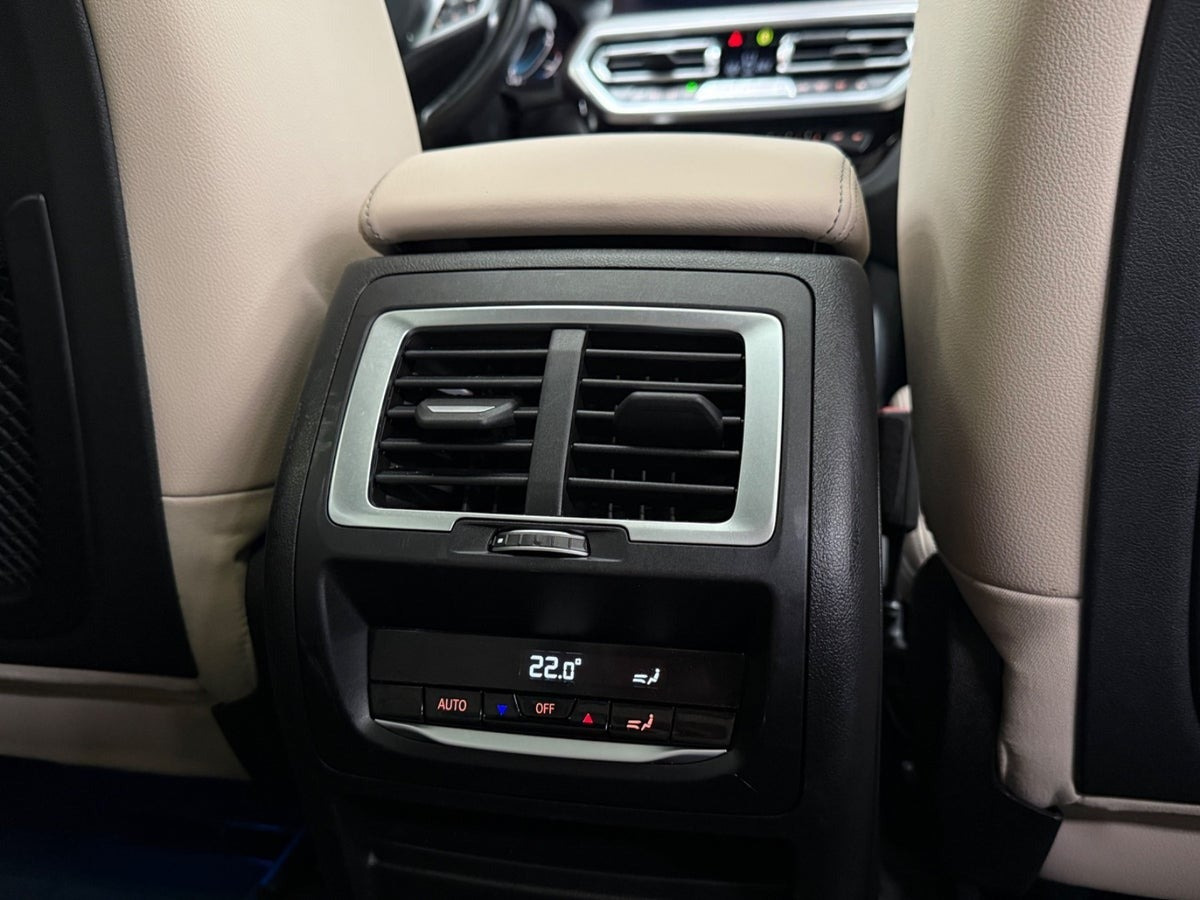Sort BMW iX3 fra 2023