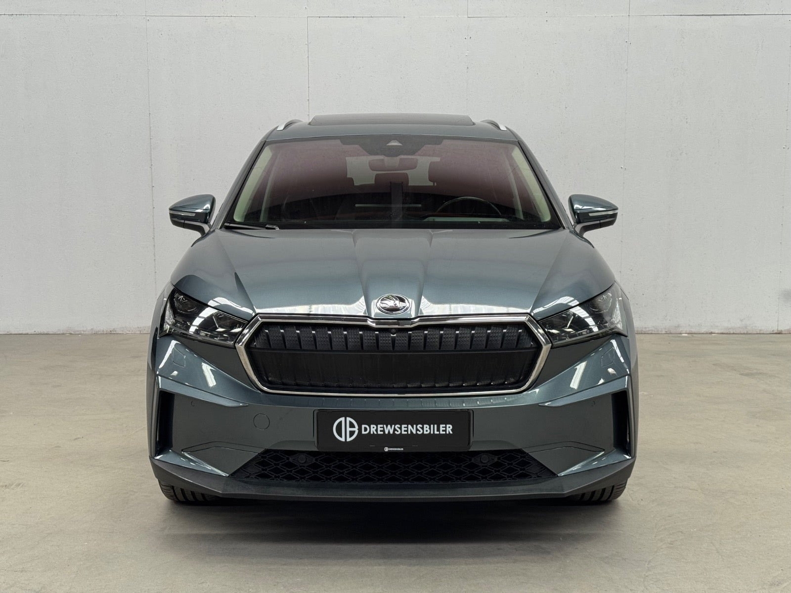 Grå Skoda Enyaq fra 2021
