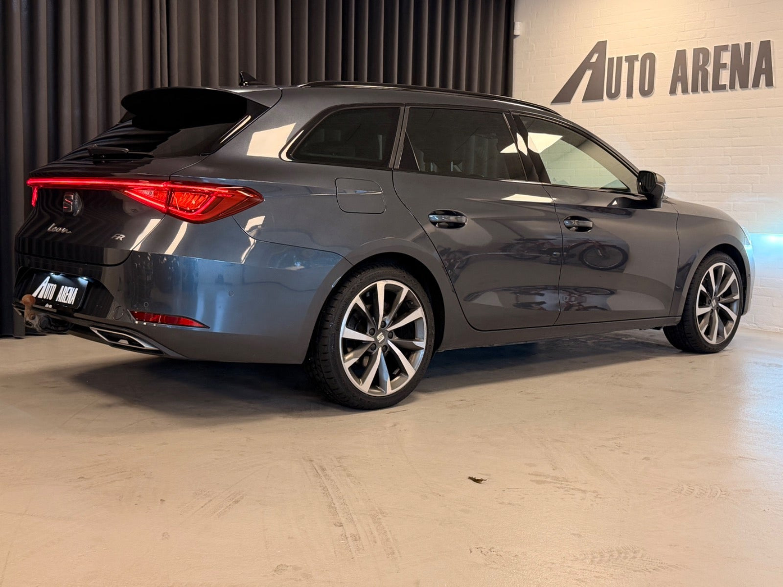 Grå Seat Leon fra 2020