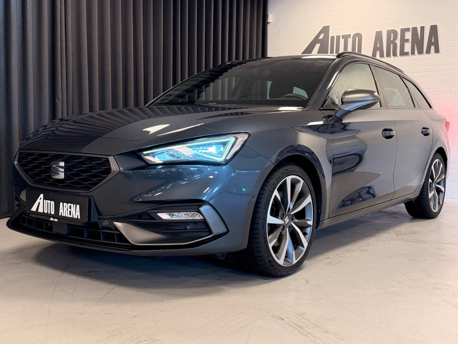 Grå Seat Leon fra 2020