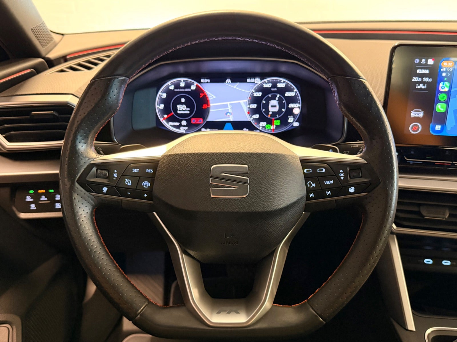 Grå Seat Leon fra 2020