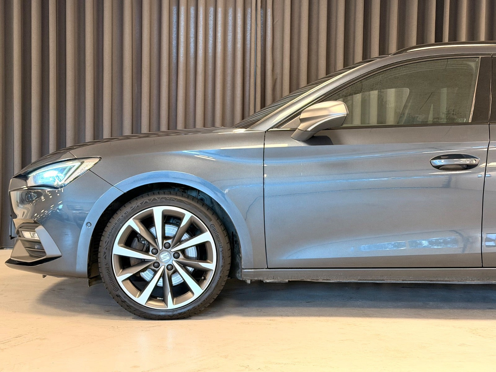 Grå Seat Leon fra 2020
