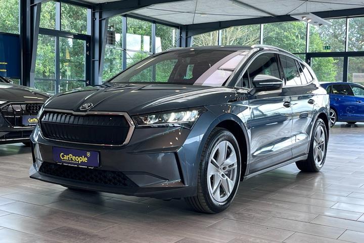 Grå Skoda Enyaq fra 2022