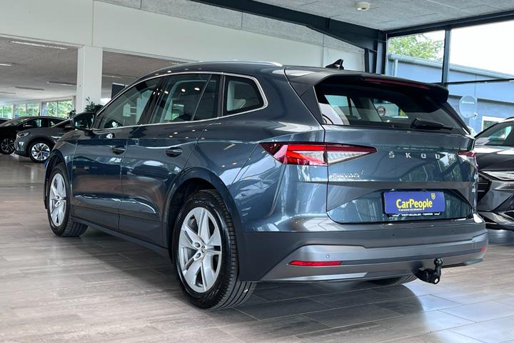 Grå Skoda Enyaq fra 2022