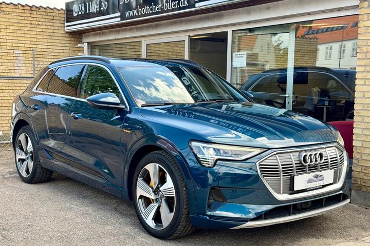 Blå Audi e-tron fra 2019