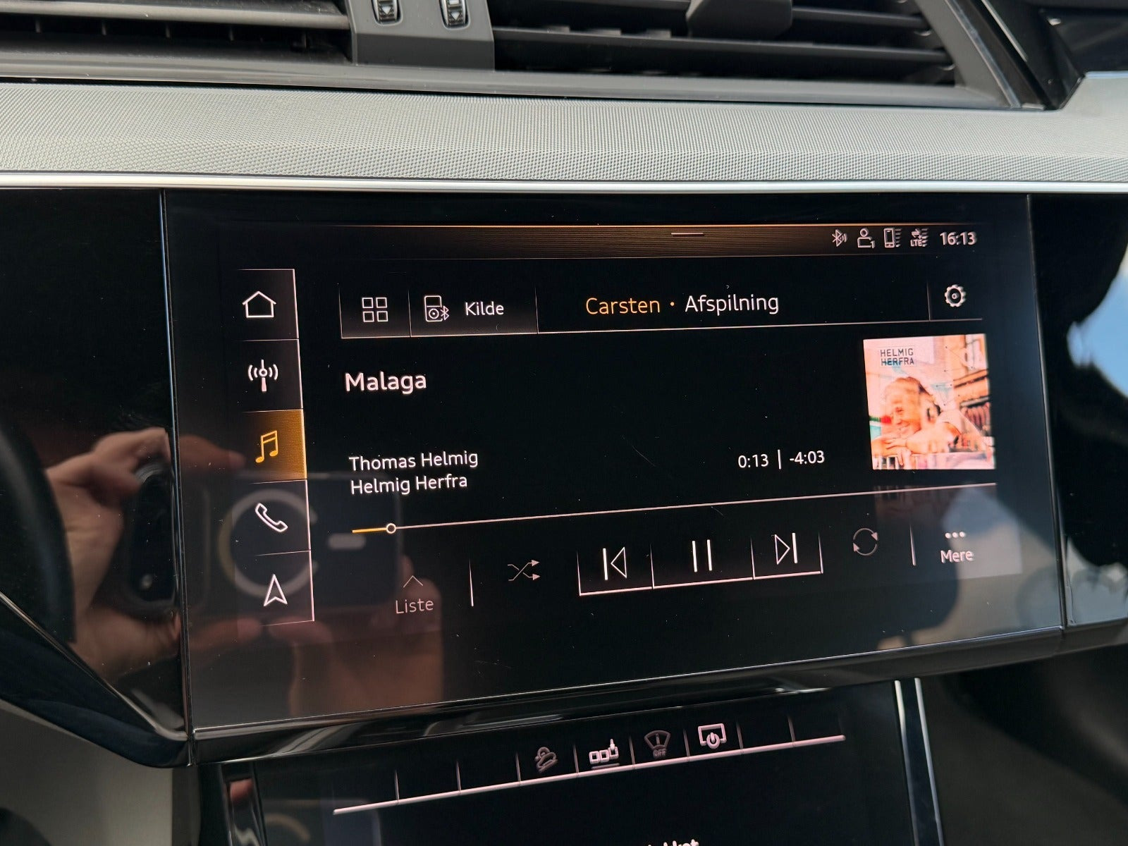 Blå Audi e-tron fra 2019