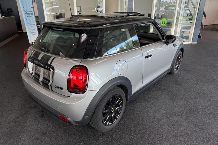Grå Mini Cooper SE fra 2023