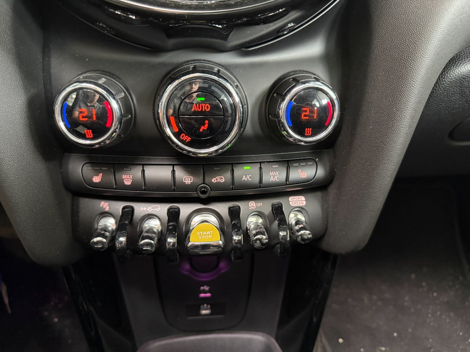 Grå Mini Cooper SE fra 2023