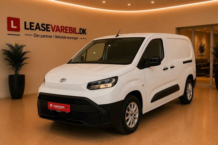 Hvid Toyota ProAce City fra 2025
