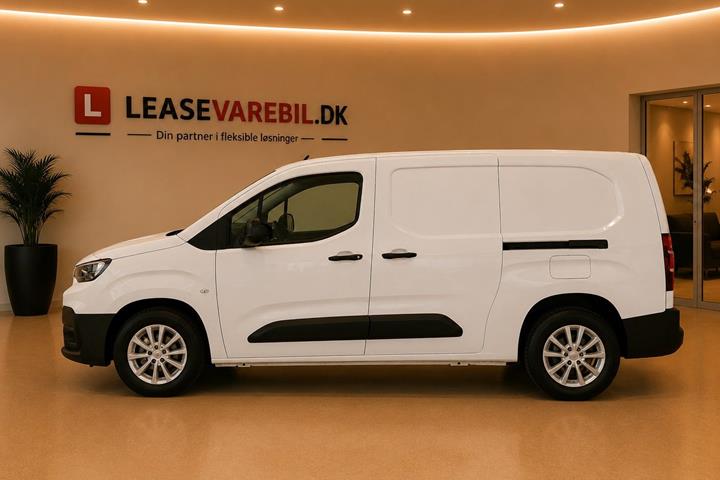 Hvid Toyota ProAce City fra 2025