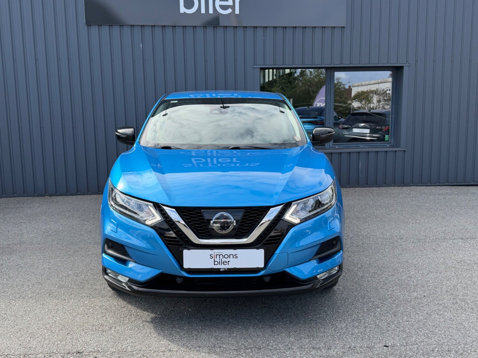 Blå Nissan Qashqai fra 2018
