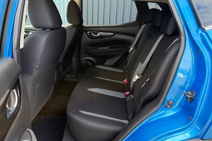 Blå Nissan Qashqai fra 2018