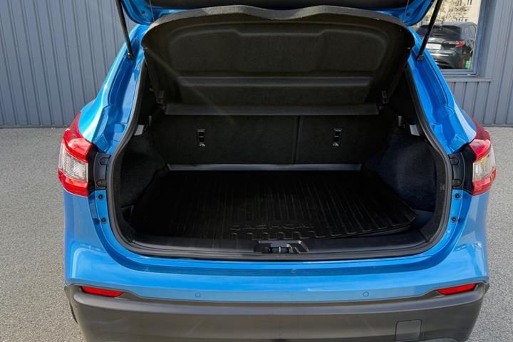 Blå Nissan Qashqai fra 2018