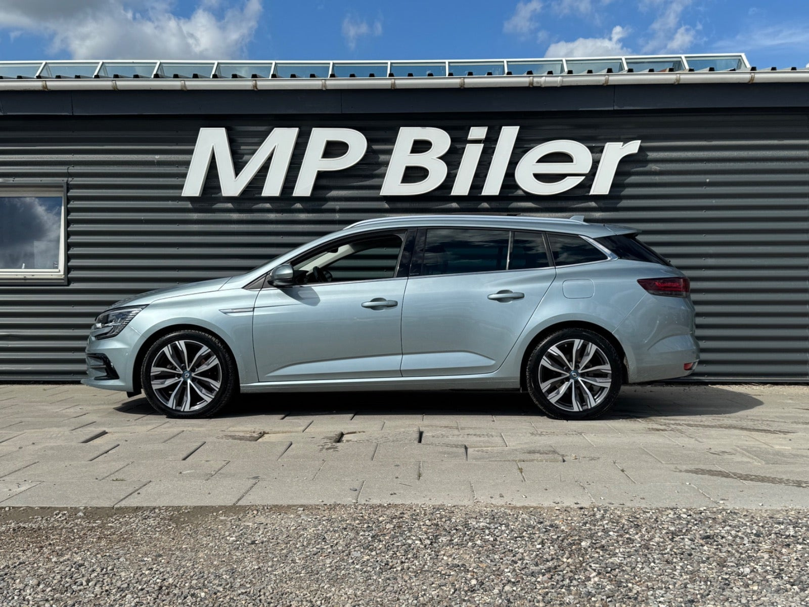 Blå Renault Megane IV fra 2021