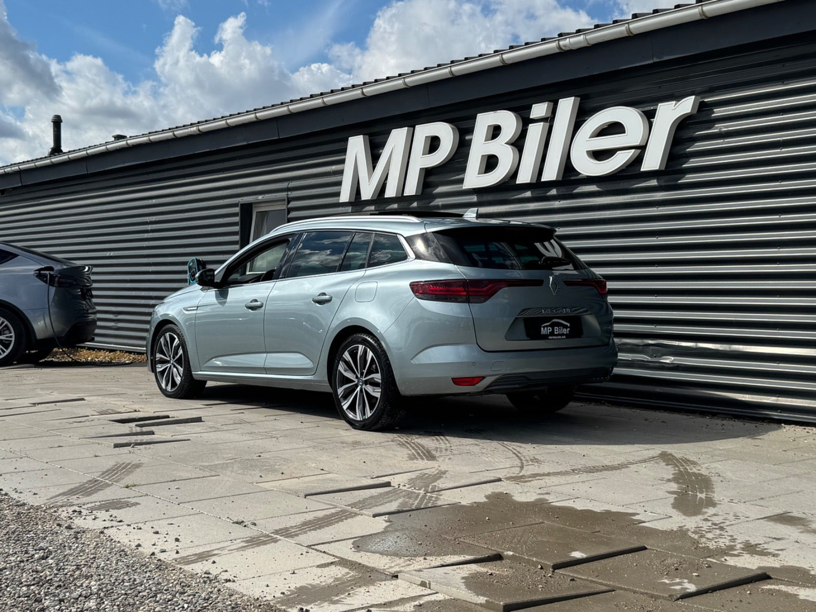Blå Renault Megane IV fra 2021