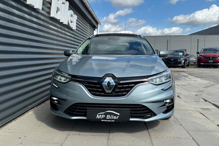 Blå Renault Megane IV fra 2021