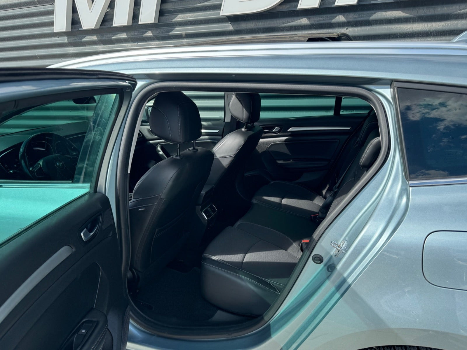 Blå Renault Megane IV fra 2021