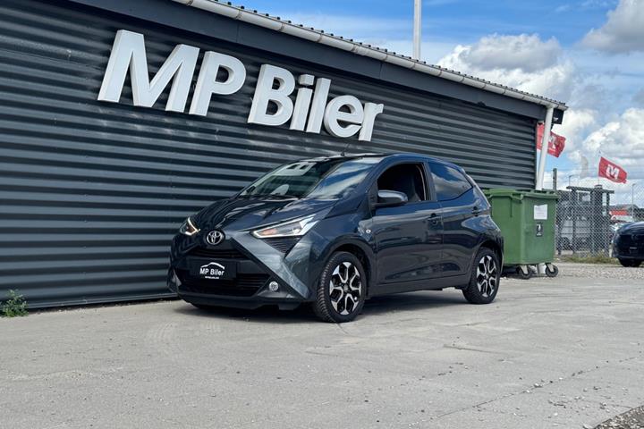 Grå Toyota Aygo fra 2020
