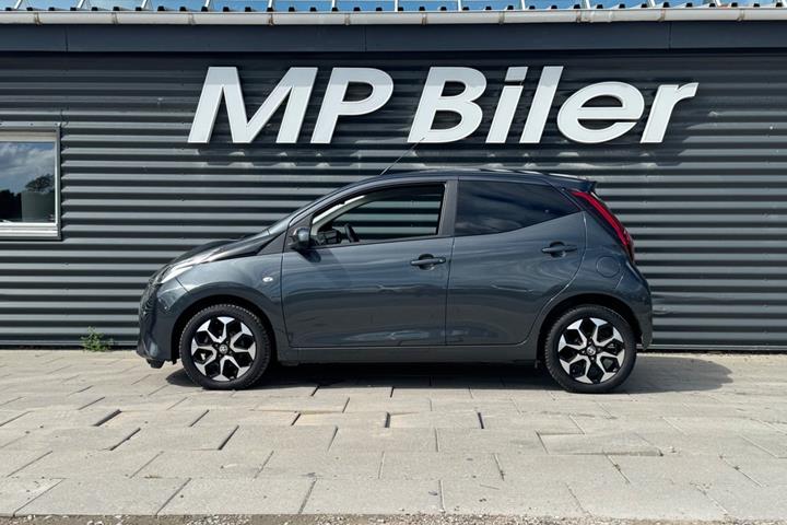 Grå Toyota Aygo fra 2020