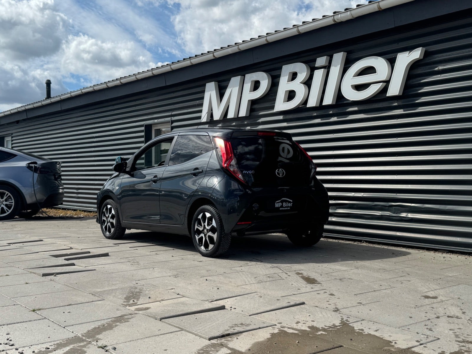 Grå Toyota Aygo fra 2020