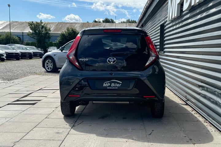 Grå Toyota Aygo fra 2020