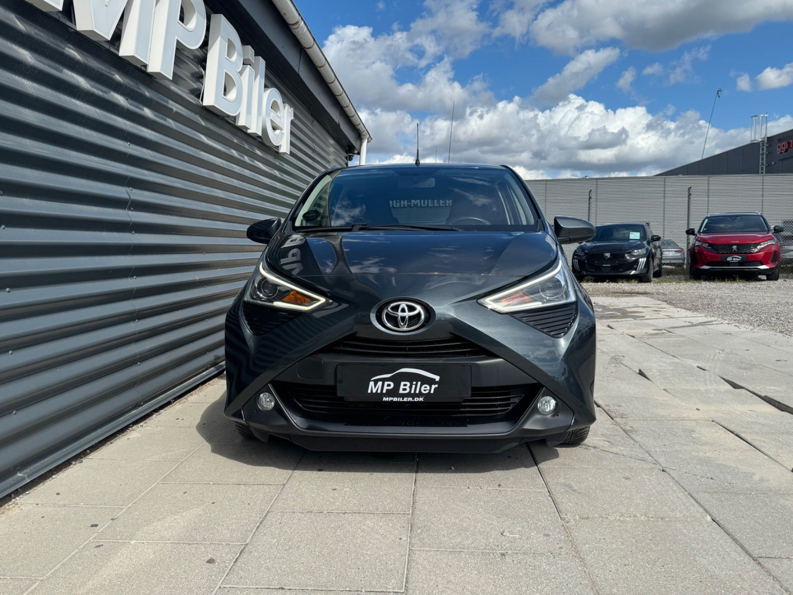 Grå Toyota Aygo fra 2020