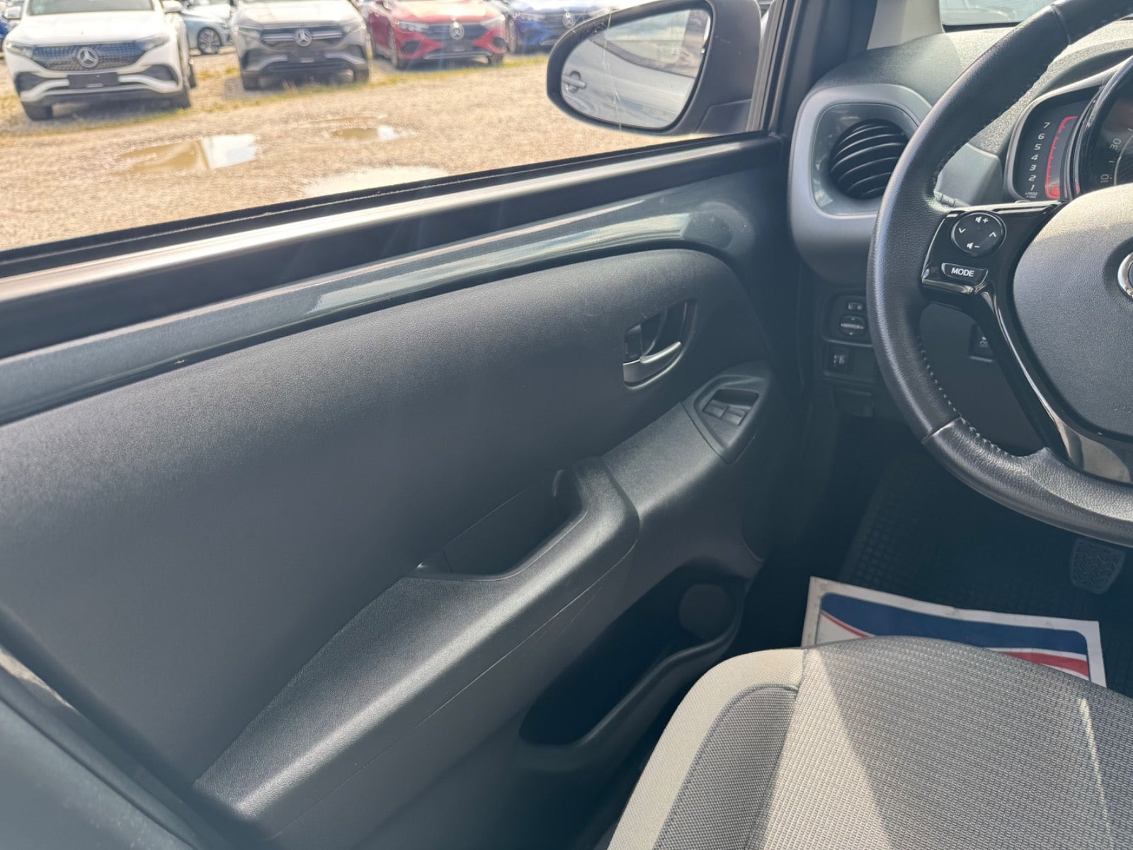Grå Toyota Aygo fra 2020
