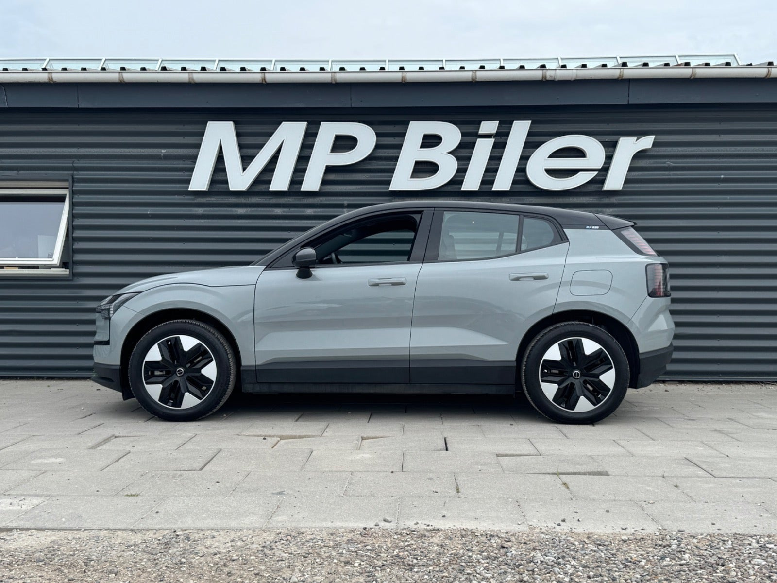 Grå Volvo EX30 fra 2024