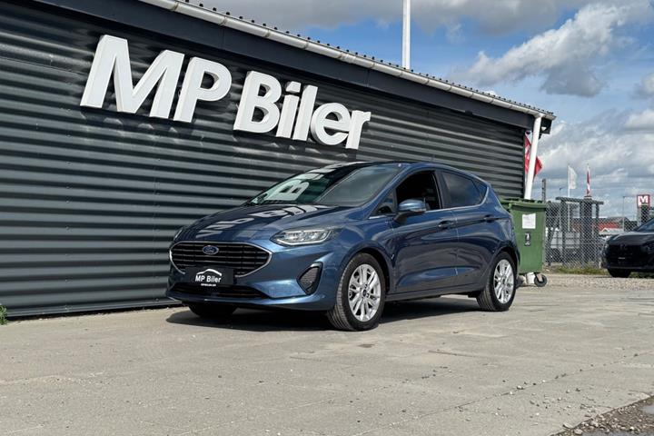 Blå Ford Fiesta fra 2022