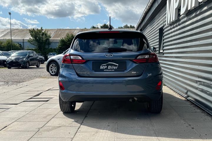 Blå Ford Fiesta fra 2022