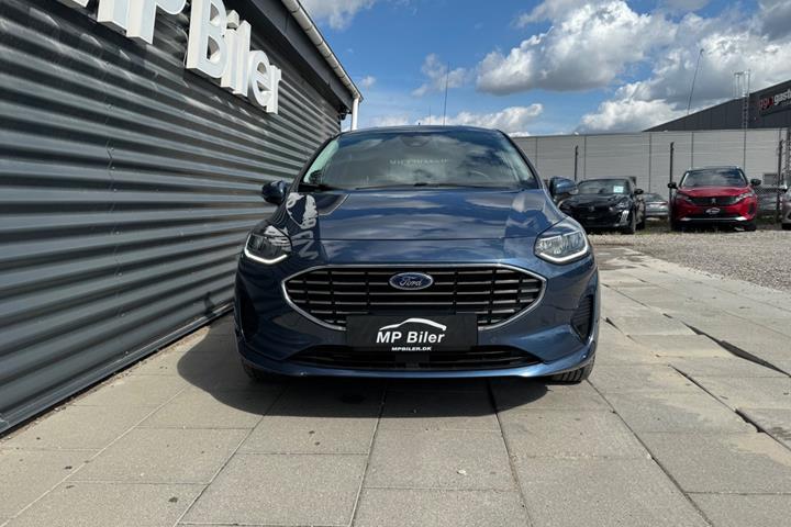 Blå Ford Fiesta fra 2022