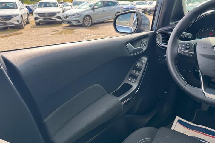 Blå Ford Fiesta fra 2022