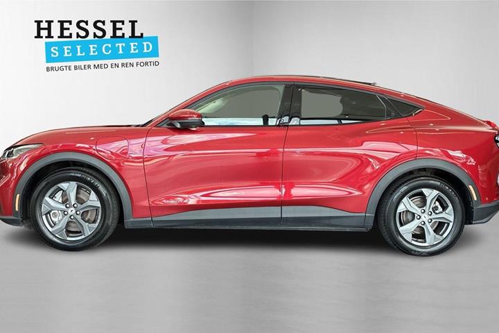 Rød Ford Mustang Mach-E fra 2022