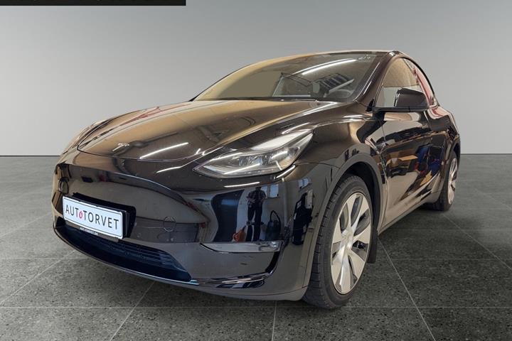 Sort Tesla Model Y fra 2021
