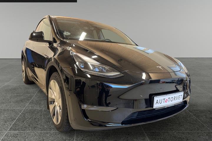 Sort Tesla Model Y fra 2021