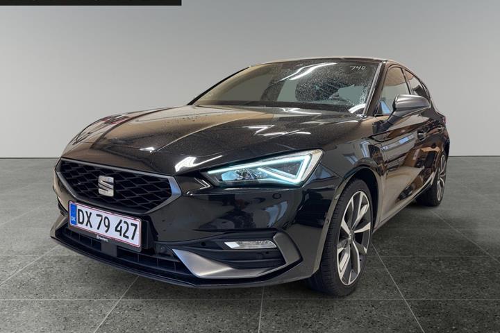 Sort Seat Leon fra 2021 set udefra