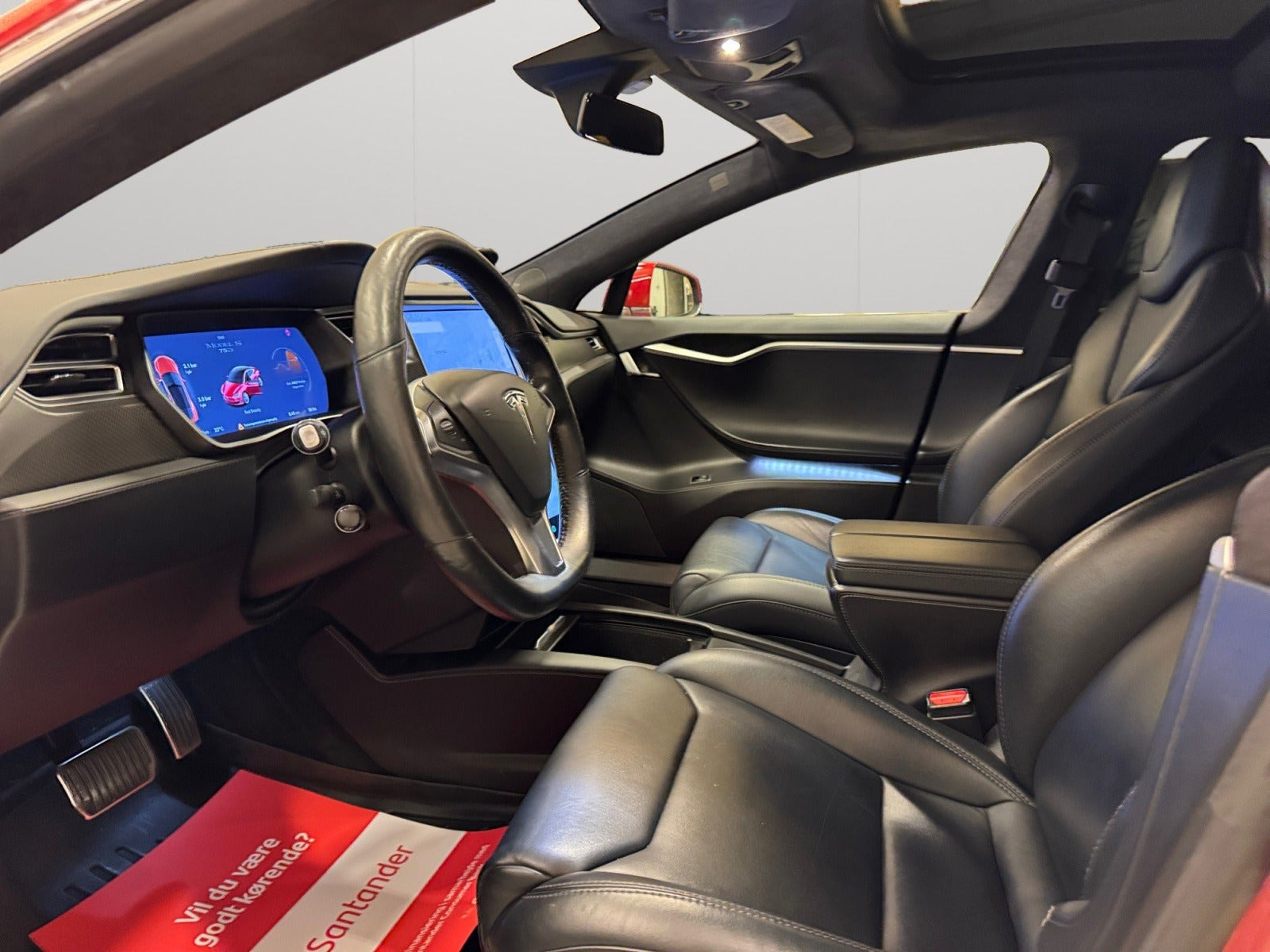 Rød Tesla Model S fra 2018