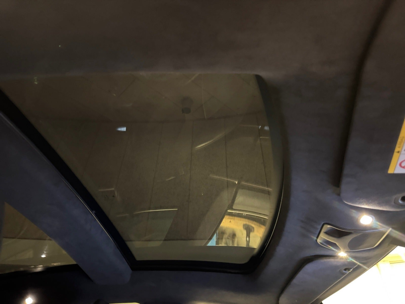 Rød Tesla Model S fra 2018