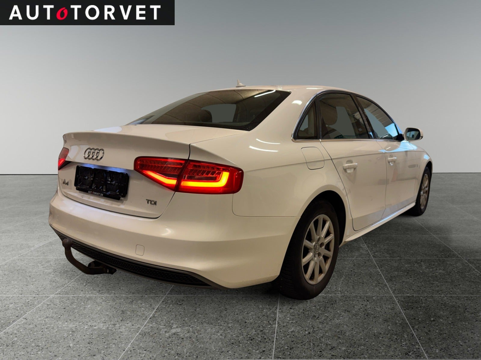 Hvid Audi A4 fra 2015