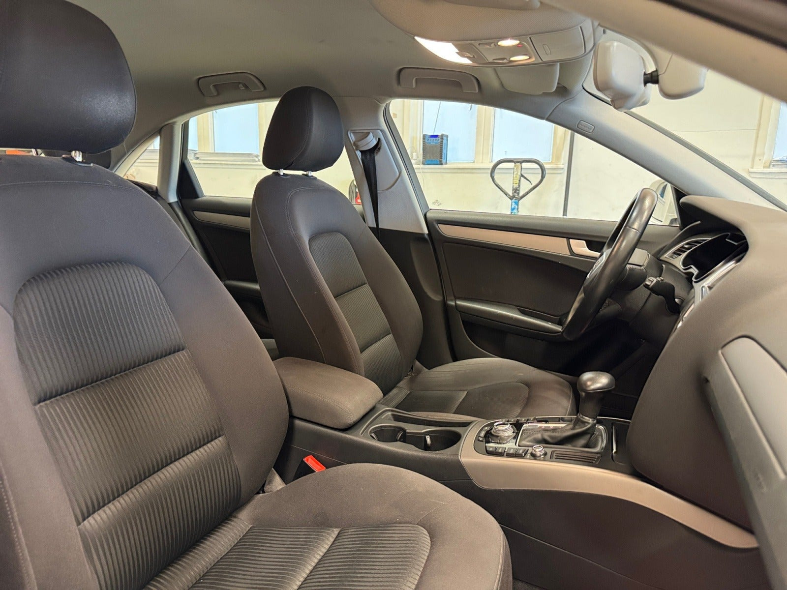 Hvid Audi A4 fra 2015