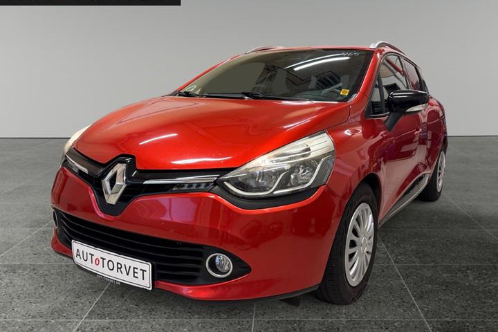 Rød Renault Clio IV fra 2015