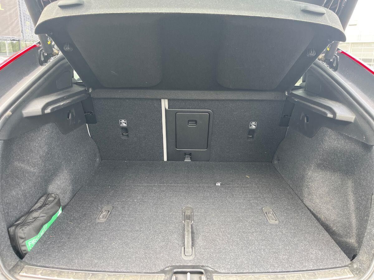 Sort Volvo C40 fra 2023