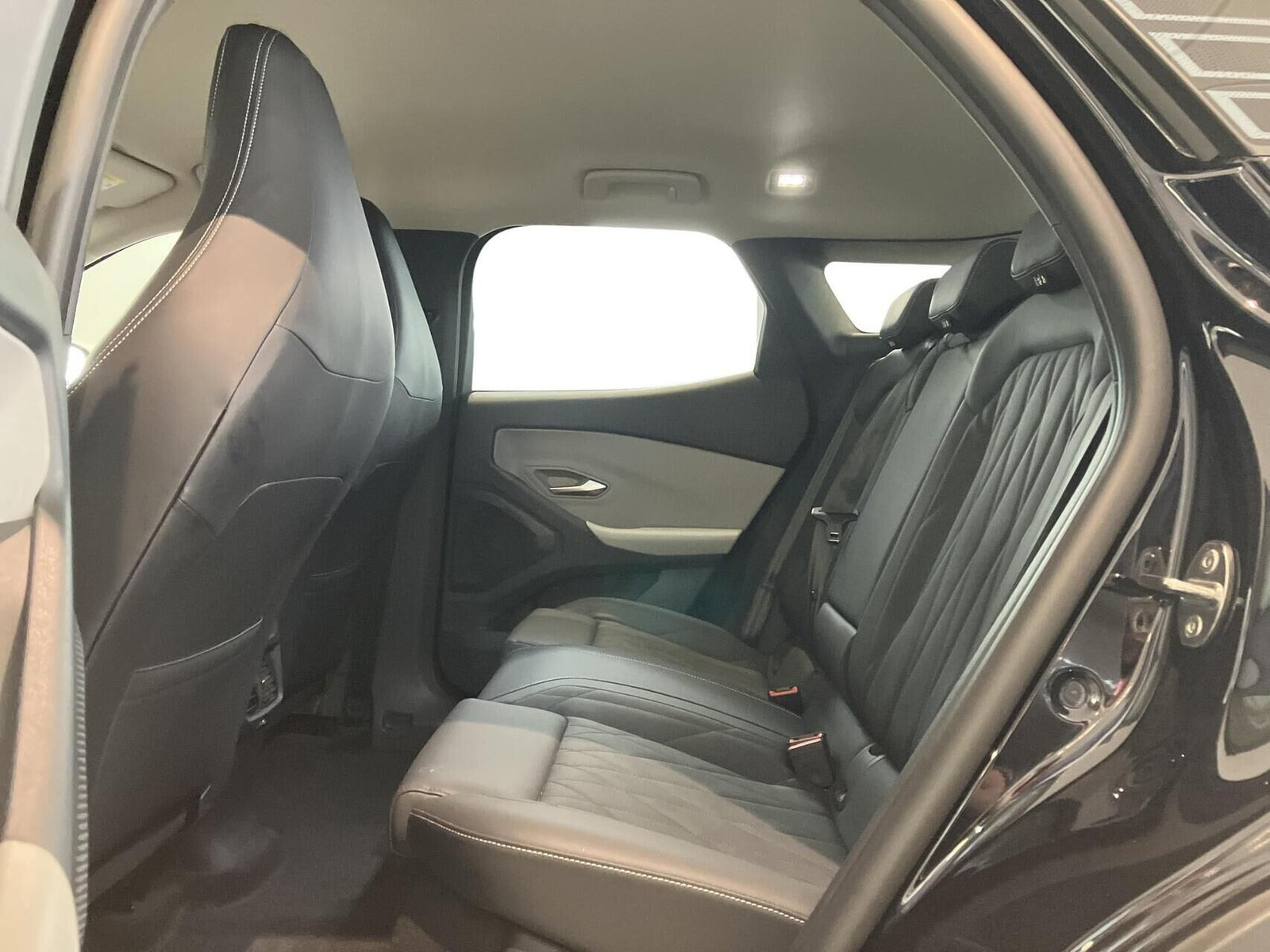 Sort Ford Explorer fra 2025