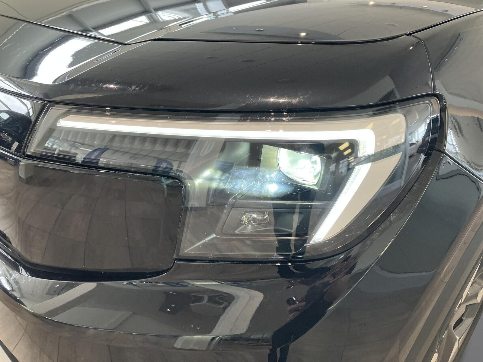 Sort Ford Explorer fra 2025