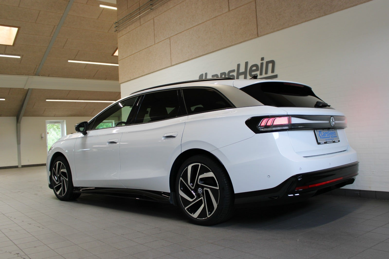 Hvid VW ID.7 fra 2024